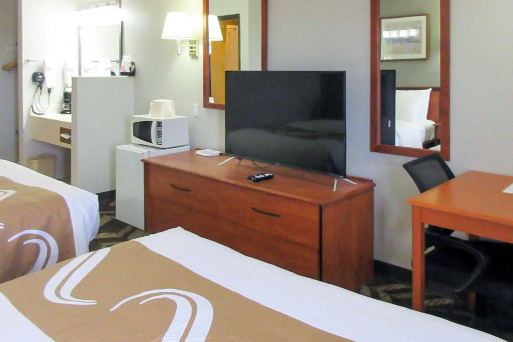 Quality Inn & Suites Salina National Forest Area