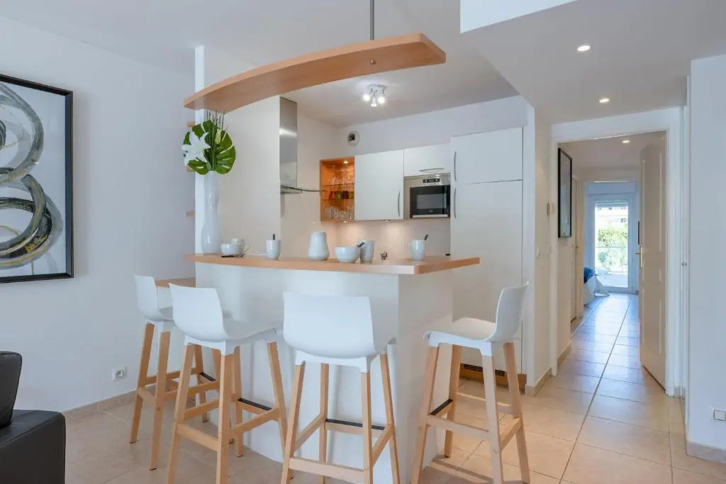 Stylish 2-bedroom apartment in an upscale residence building