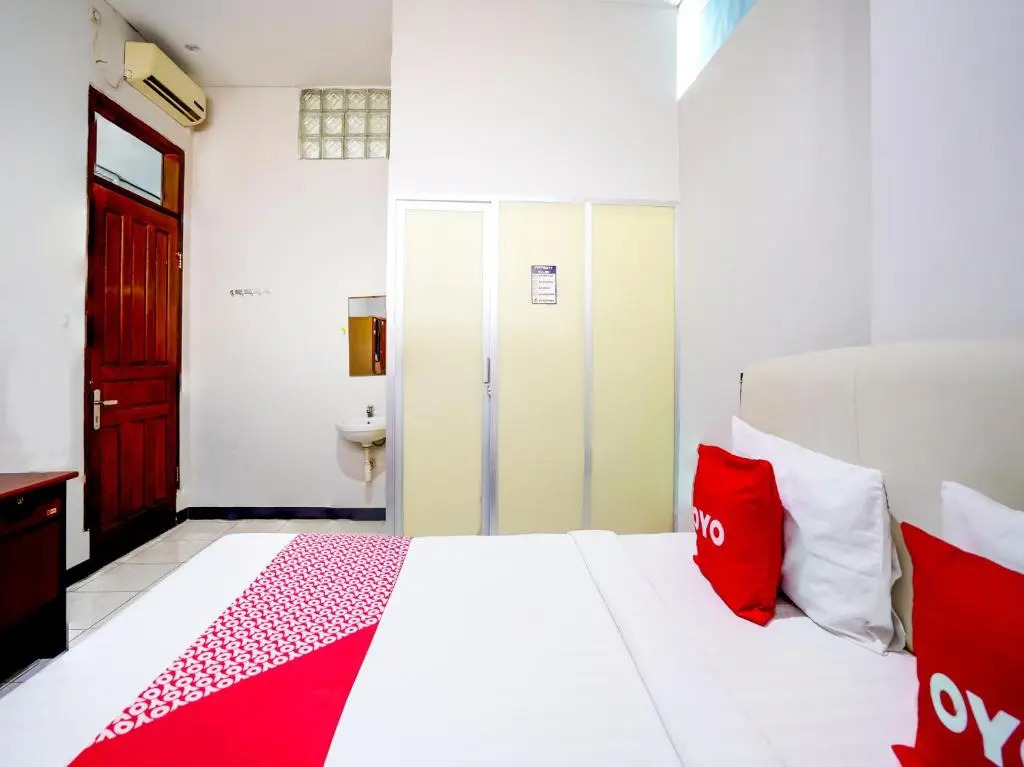 OYO Flagship 90890 Bratang Gede Residence