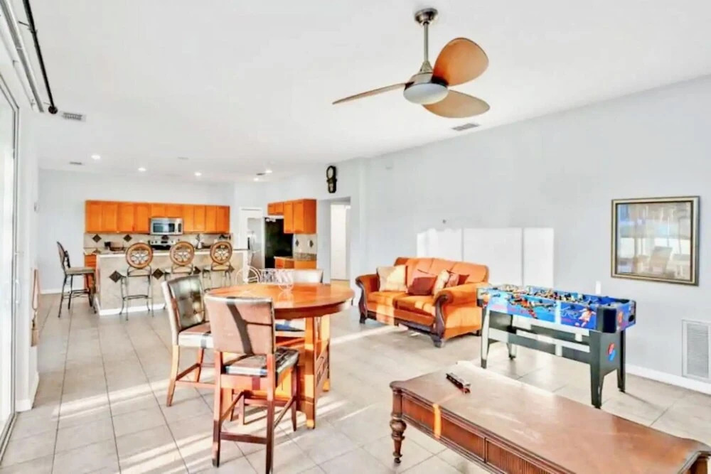7BR Family Home - w Pool Hot tub - Near Disney