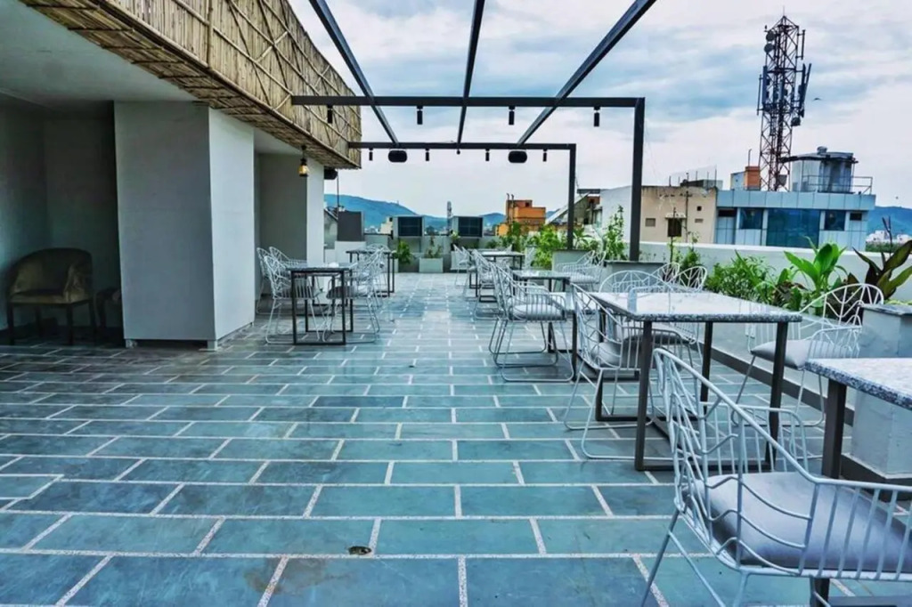 Raas Mahal-Hotel In Jaipur Near Tourist Places