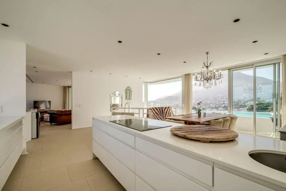 Six Bedroom Holiday Villa on Three Levels w Pool Silvertree
