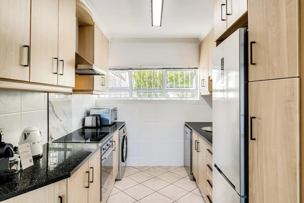 Chic 2bed in Camps Bay w Sea Views Bayview Rise