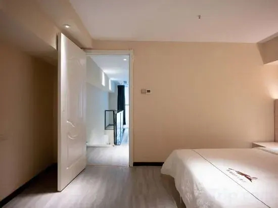 Danjiangkou Guanlan International Hotel（Hanjiang Avenue storefront）