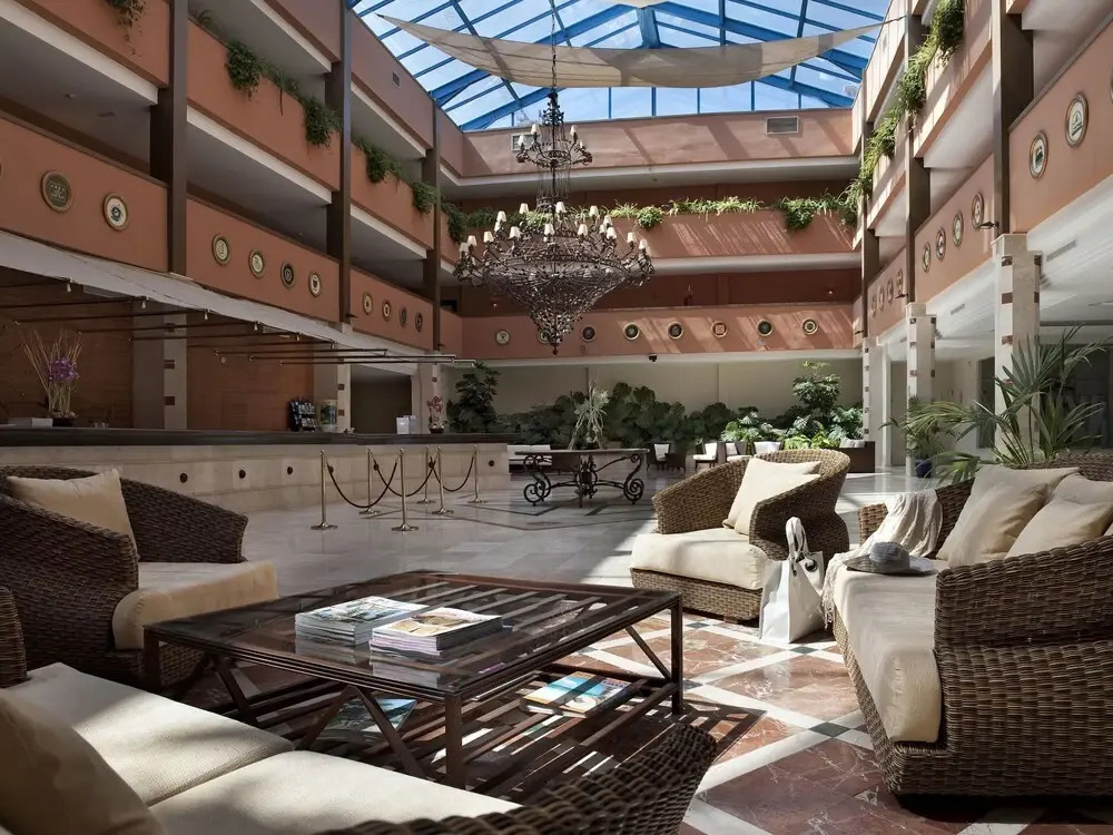Well-kept and Atmospheric Apartment Just 1 km. From sea