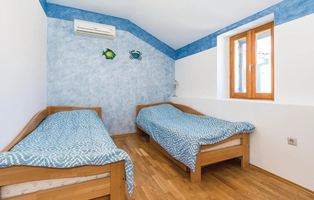Nice Home in Vodice With Wifi and 4 Bedrooms
