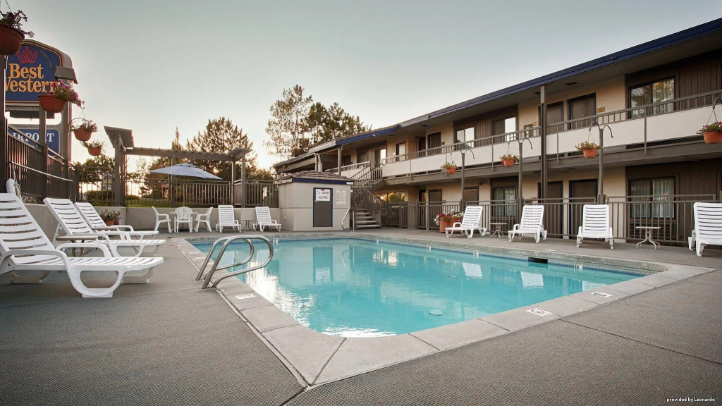 Airport Inn