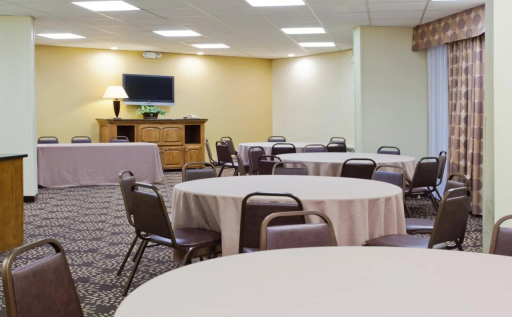Holiday Inn Charleston-Riverview by IHG