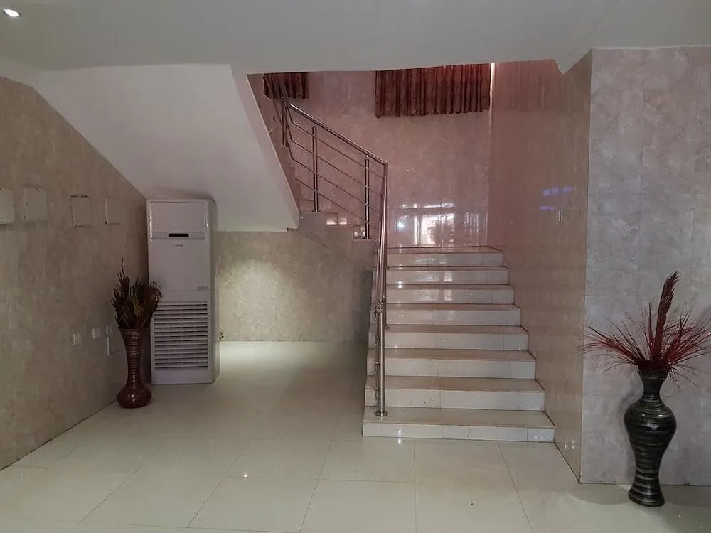 The Grosvenor Rooms And Suites