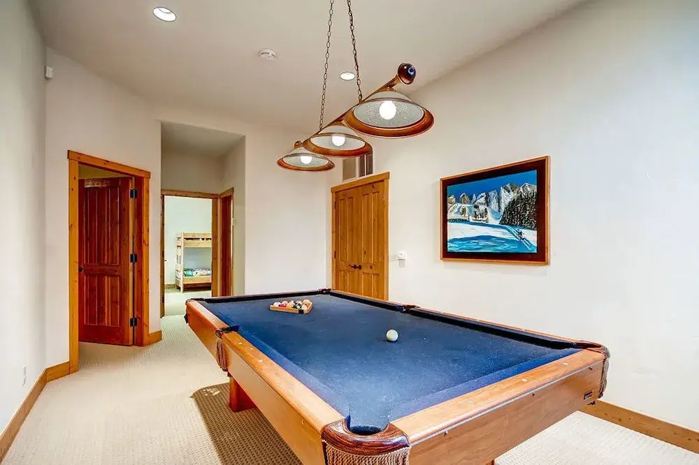 Dunkin Hill Lodge - Private Home by RedAwning