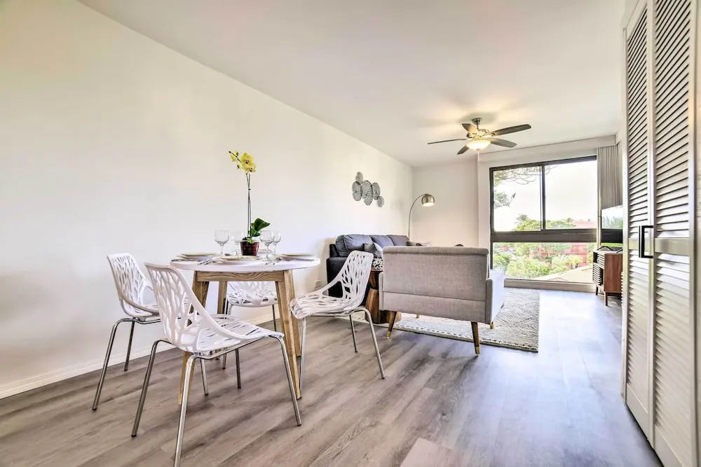 Modern & Cozy Condo Near Beaches w/ Coastal Views