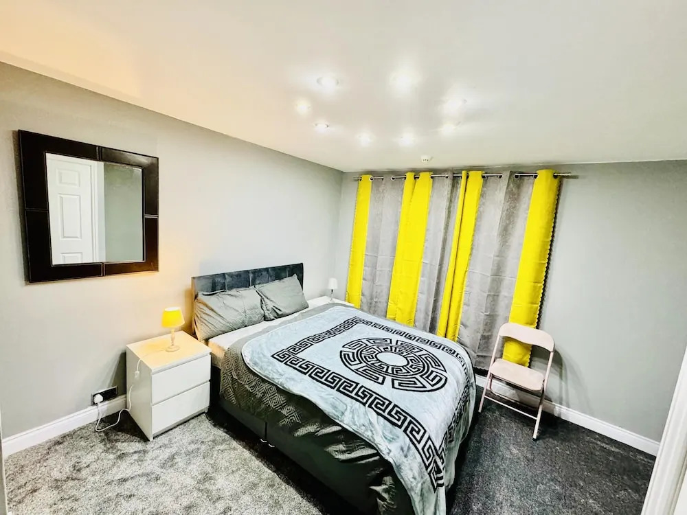 4 Bedrooms Full House Stourbridge Birmingham