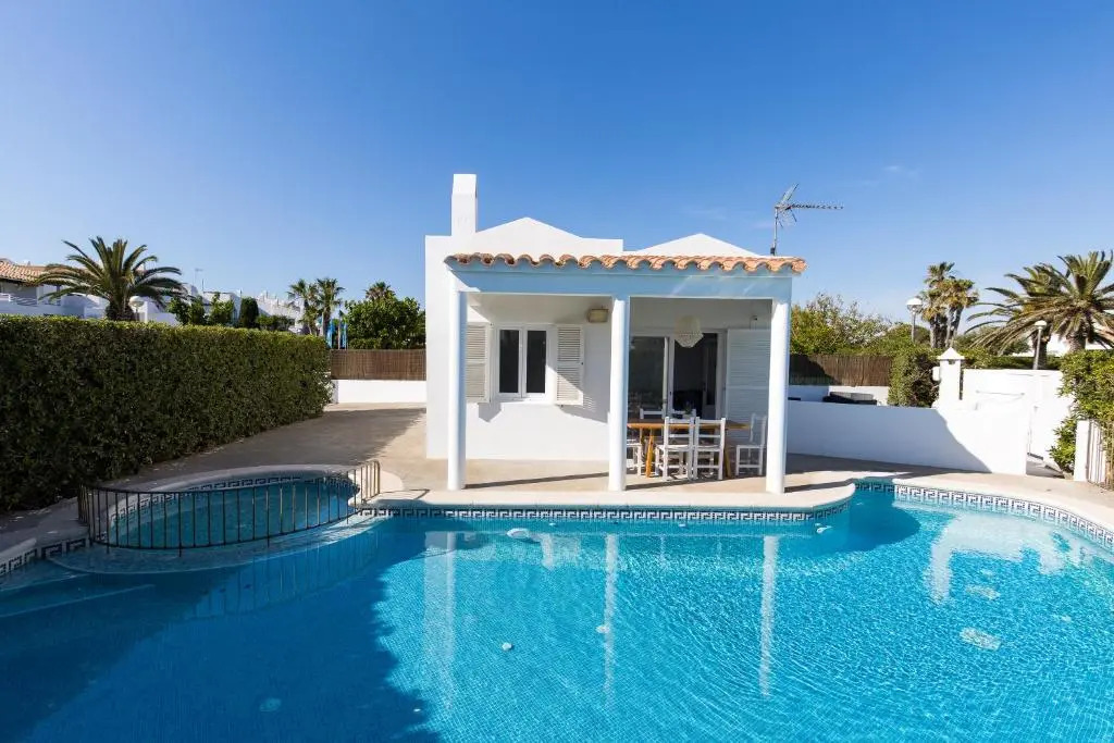 Chalet a 150m de la playa y piscina privada