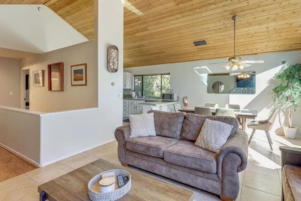 2 Decks! Pet-friendly Lake Arrowhead Cabin