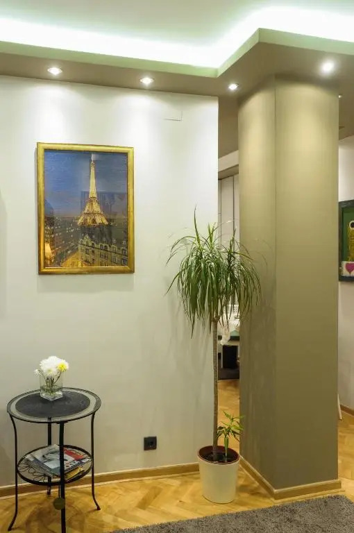 Apartment D-22