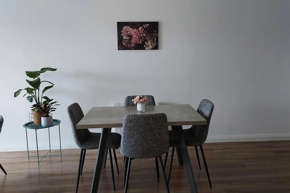 Modern 2 bed Apartment, City Centre, Wifi