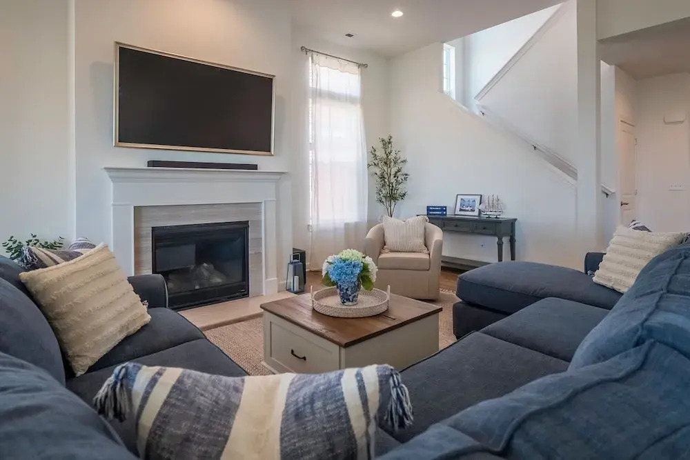 2708 Harbor Court