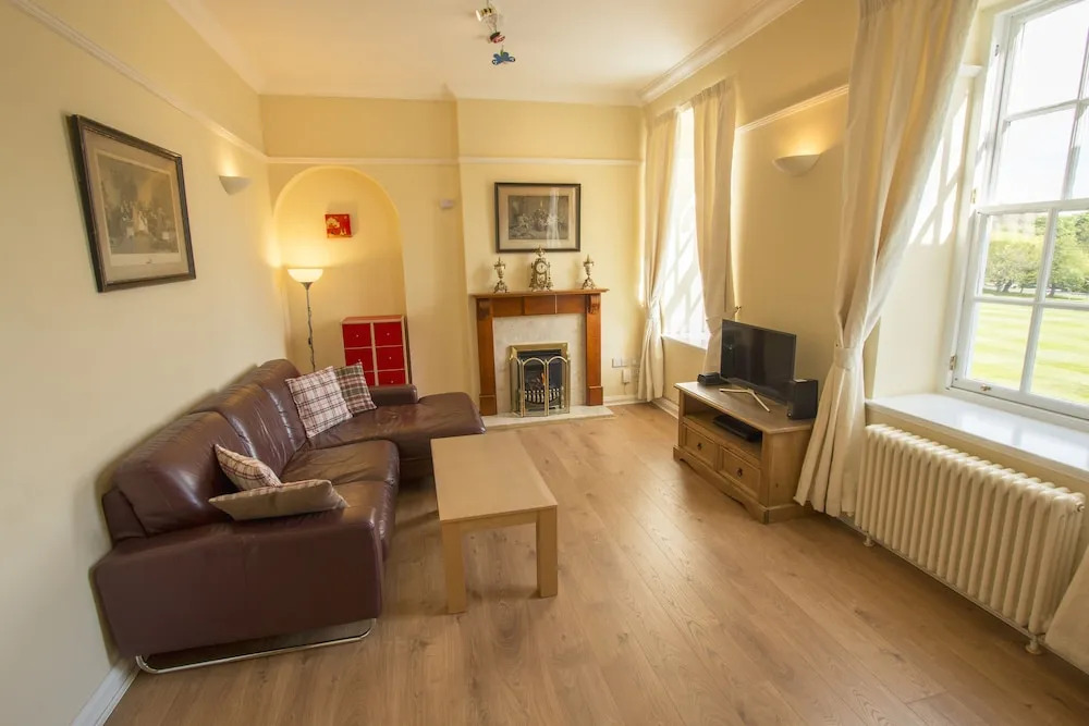 Balfour House Apartment