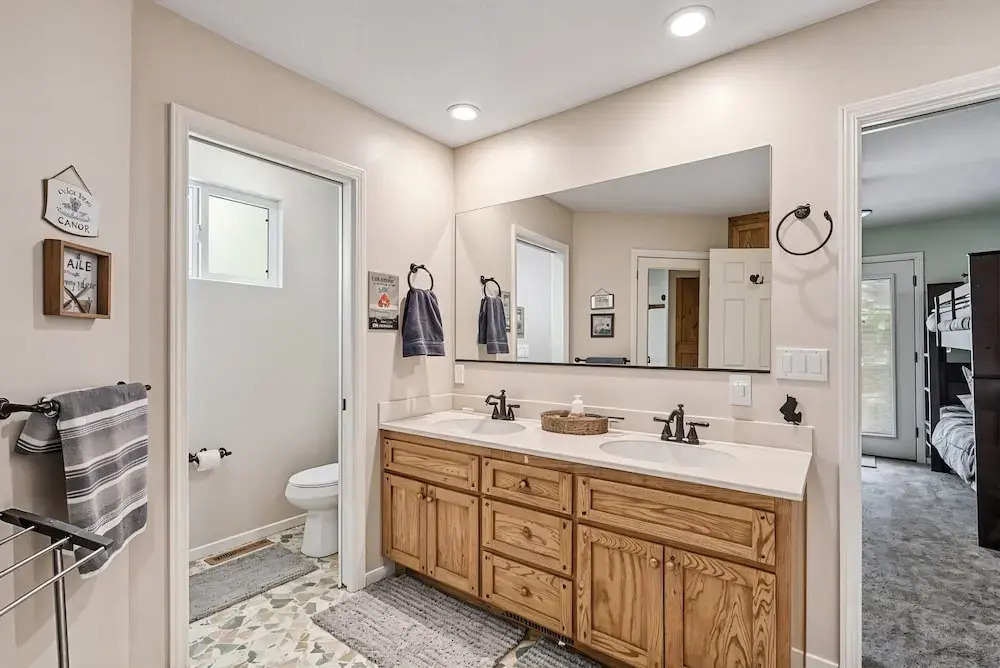 The Nut House - Lovely Home with Hot Tub