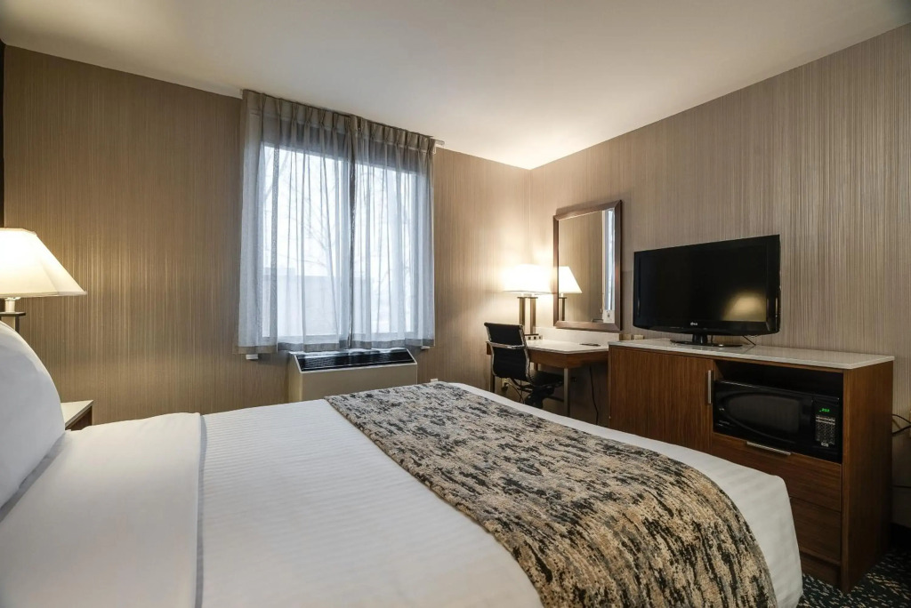Monte Carlo Inn Toronto West Suites