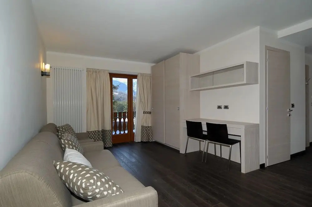 Hotel Bucaneve
