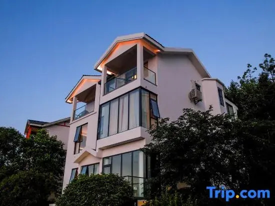Zhangjiajie Relian Xishu Swimming Pool Courtyard-Style Hotel
