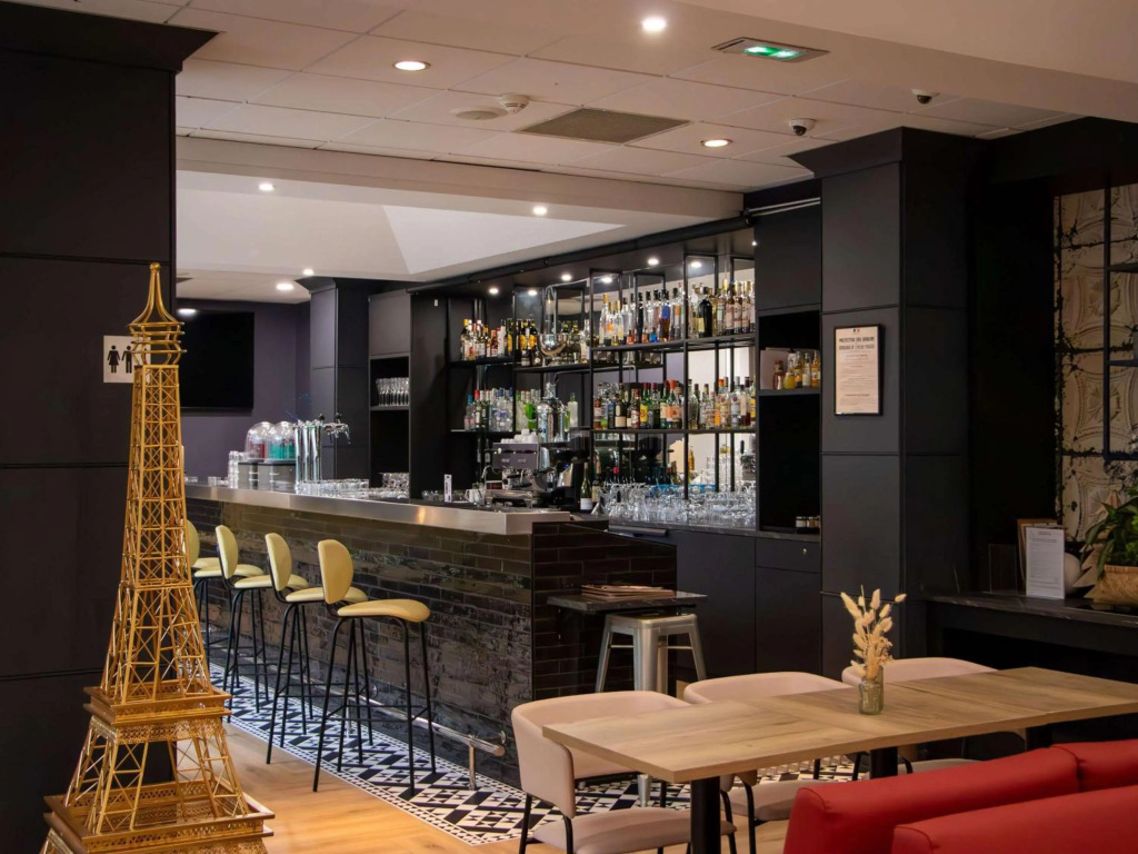 Отель Mercure Paris Centre Tour Eiffel