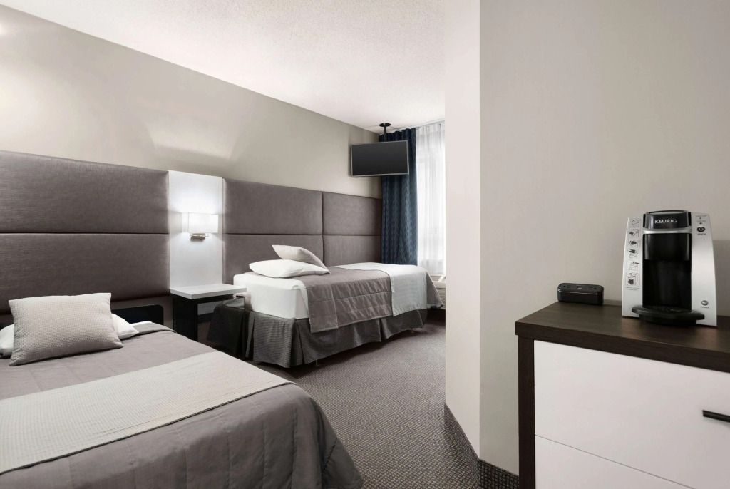 Travelodge by Wyndham Montreal Centre