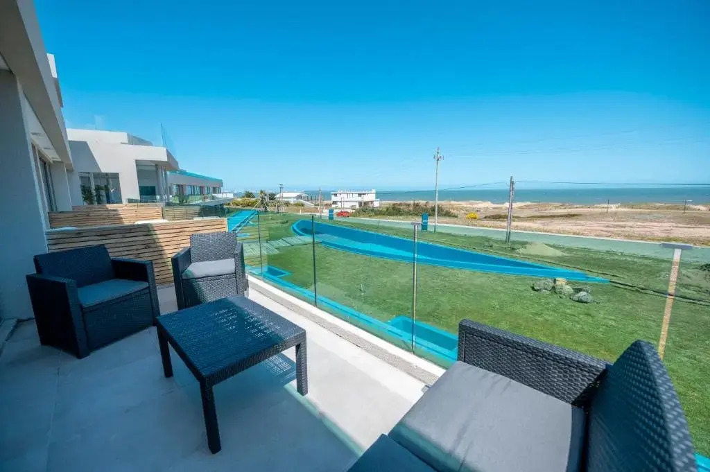 SYRAH Premium B2 - Balcón con vista al mar by depptö