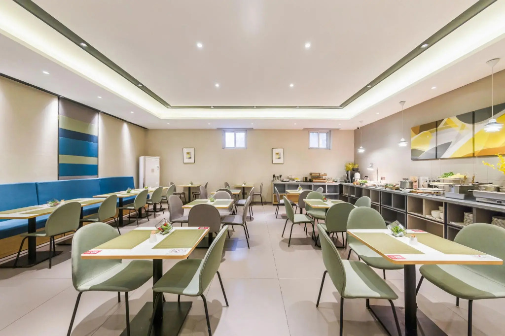 Homeinn Selected Hotel (Changyi Jiaotong Street Zhongbai Building)
