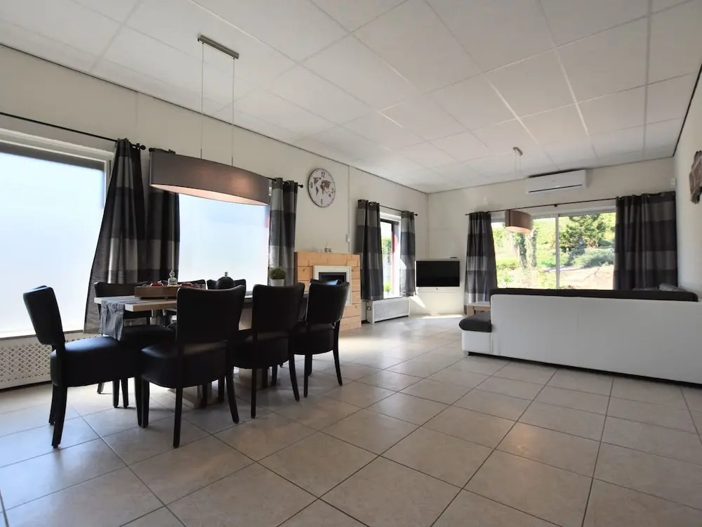 Luxury house in South Limburg near forest