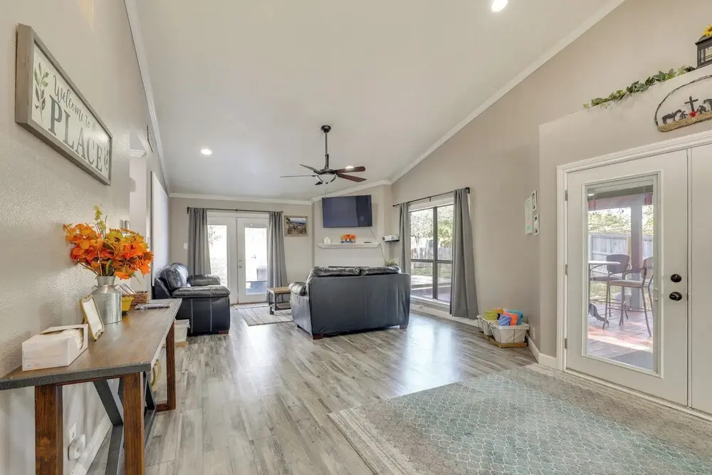 Private Pool & Hot Tub: Dog-friendly Live Oak Home