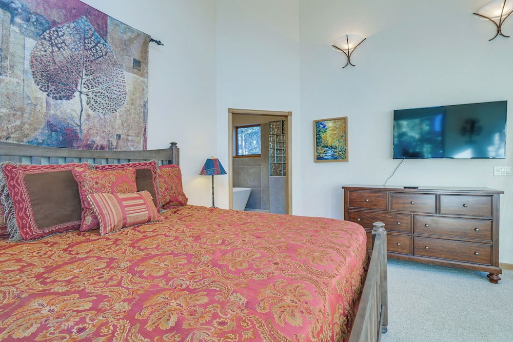 Near Ski Access: Home w/ Hot Tub in Breck!