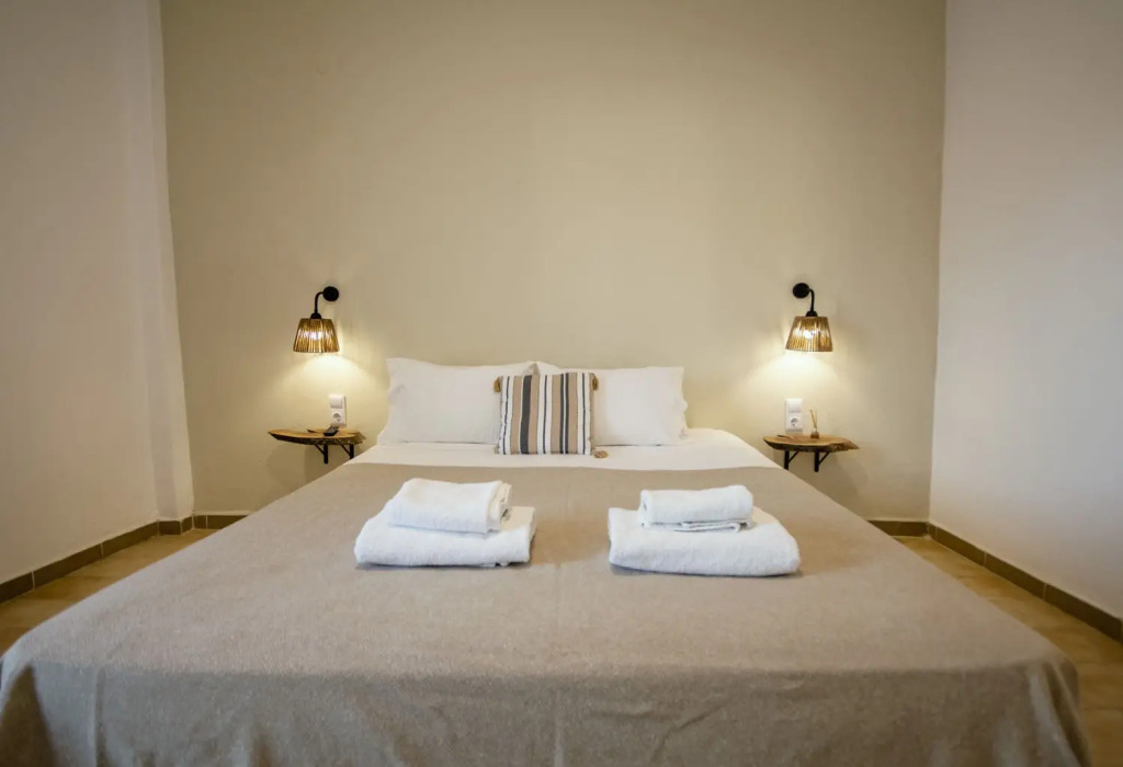 Olive Grove Beachfront Apartments & Suites