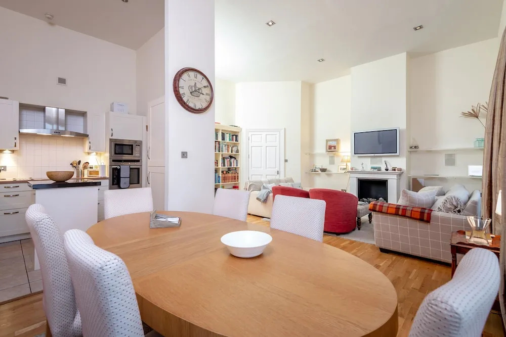 Majestic Apartment in Elie House