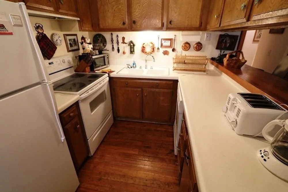 Sierra Manors #127 2 Bedrooms 2 Bathrooms Condo