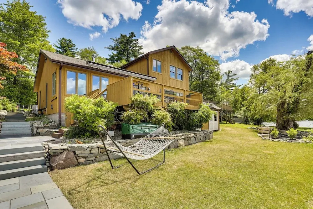 Waterfront Home on White Lake: Near Bethel Woods!