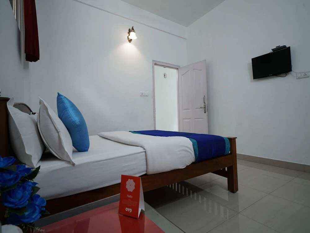 OYO 11757 Aruvi Annex