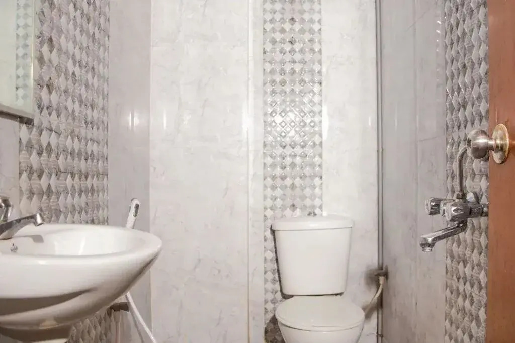 Shree Darshini Guest House by OYO Rooms