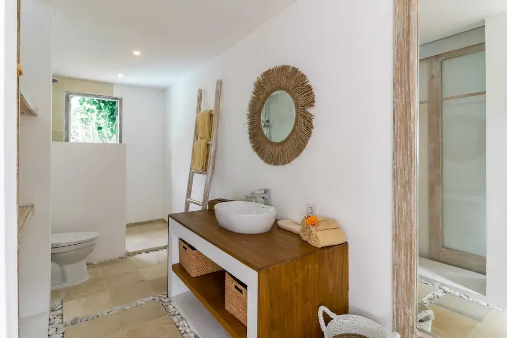 Villa Cemacase - Stylish 2BR Villa with Spacious Private Pool & Pool Table in Seseh
