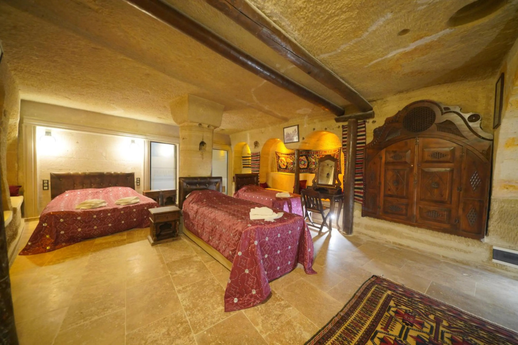 Travel Inn Cave Hotel