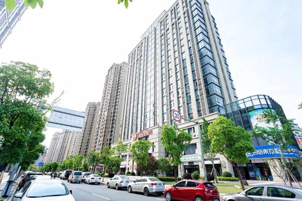 Elan Inn Nanchang West Railway Station