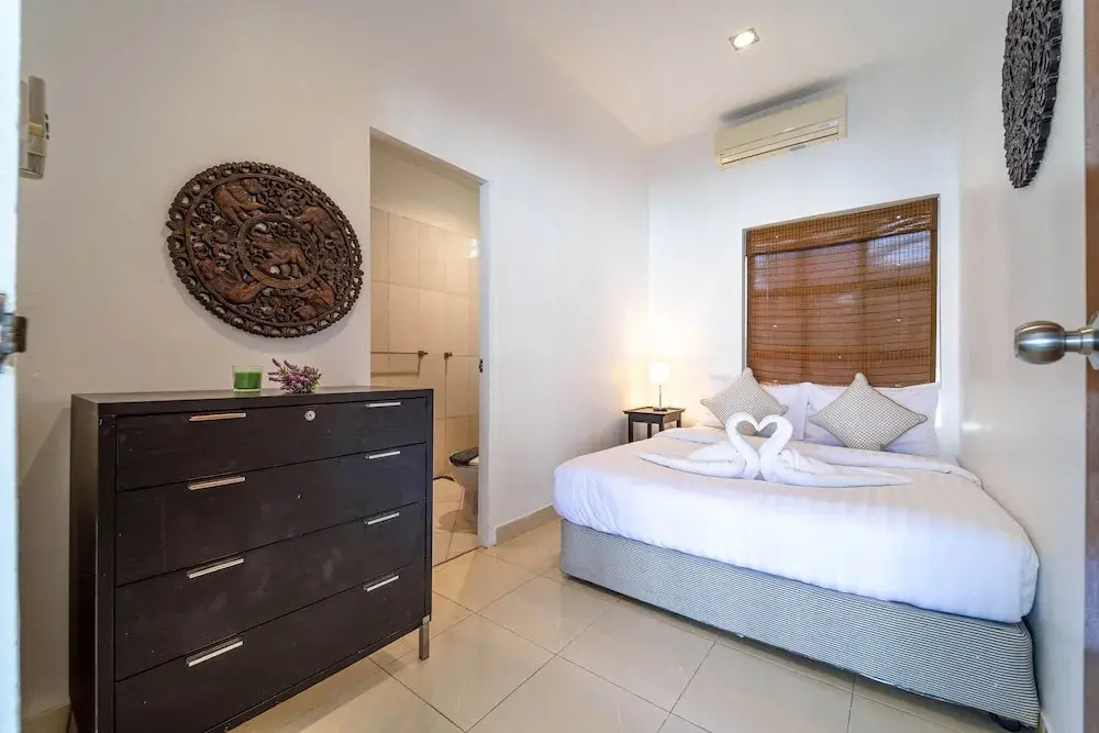 Private 4 Bedroom Pool Villa - NG411