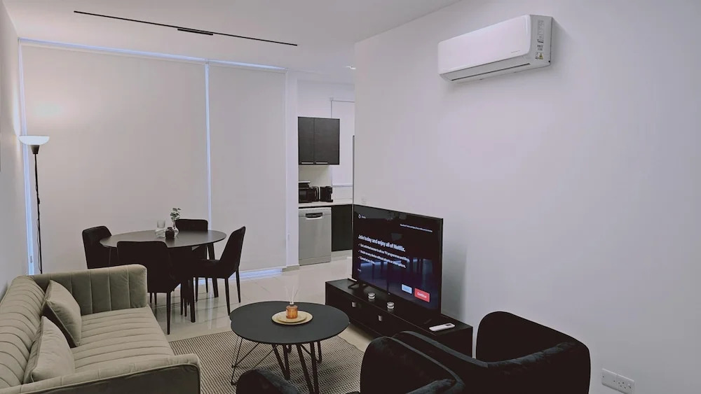 104 NIC - 401 Stay Cosmo City Suite