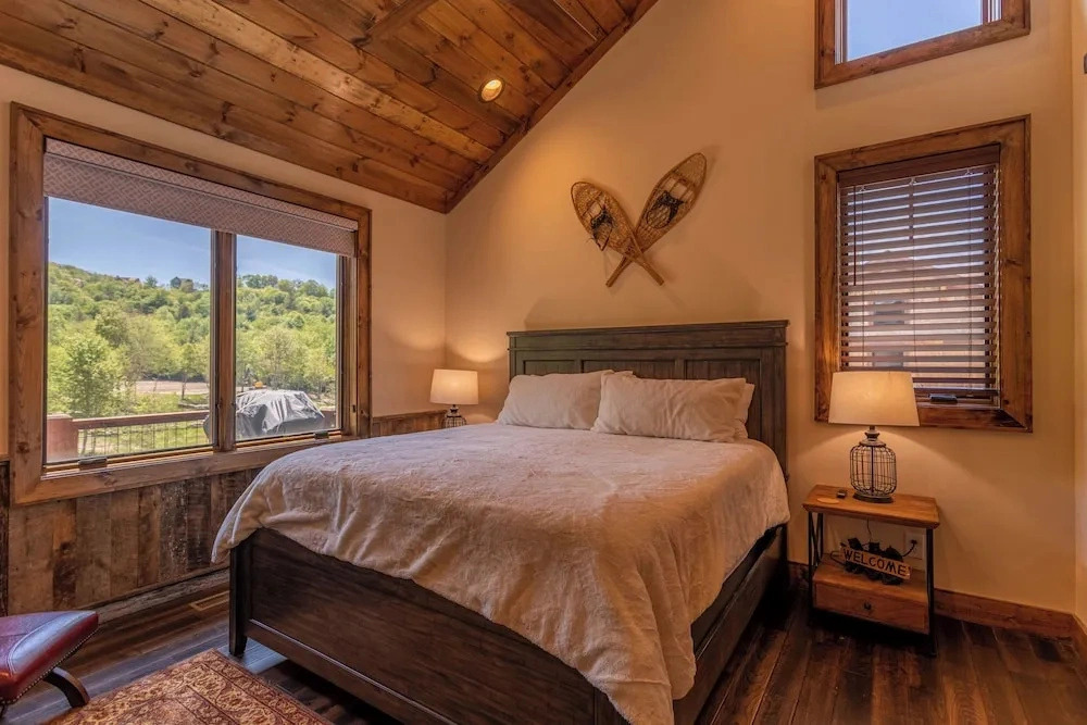 2 Bears Retreat at Eagles Nest