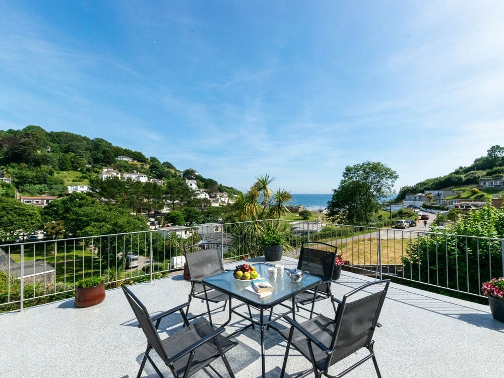 Stylish Villa in Millendreath near Sea