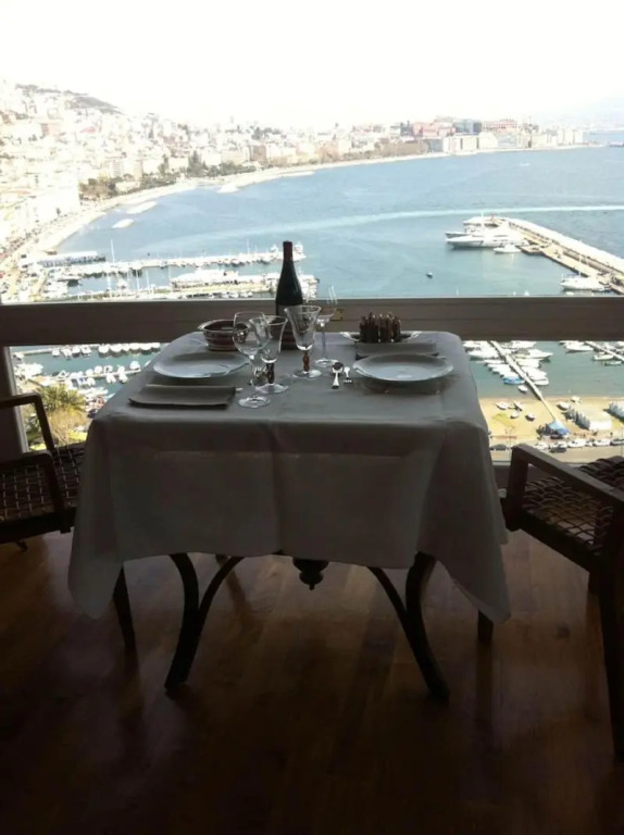 Suite 52