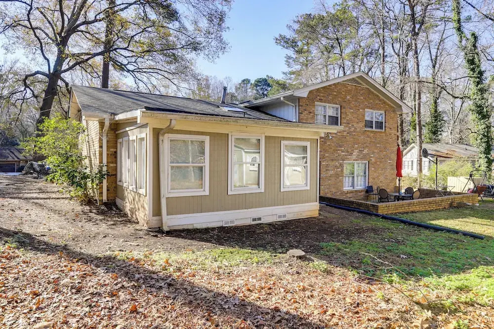 3 Mi to Stone Mountain Park: Quiet Family Getaway