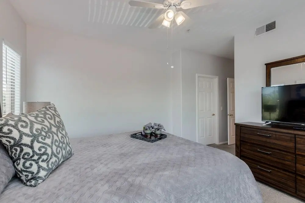 Pleasant #2092 - 2 Br Condo
