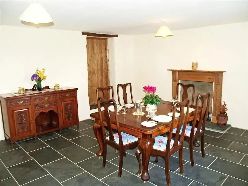 Panteurig Farmhouse